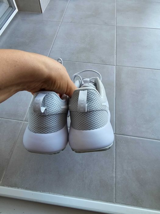Маратонки Nike,,40номер,много удобни, Купени са в Америка.