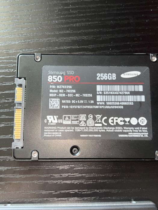 SSD Samsung 850 PRO 256GB / 860 PRO 256GB / Kingston 60GB SATA III