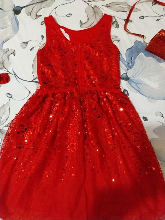 Прекрасна бална рокля от H&M за малка принцеса