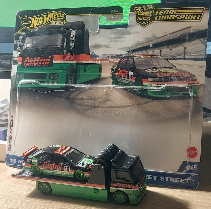 Модель HotWheeLs Premium Team Transport