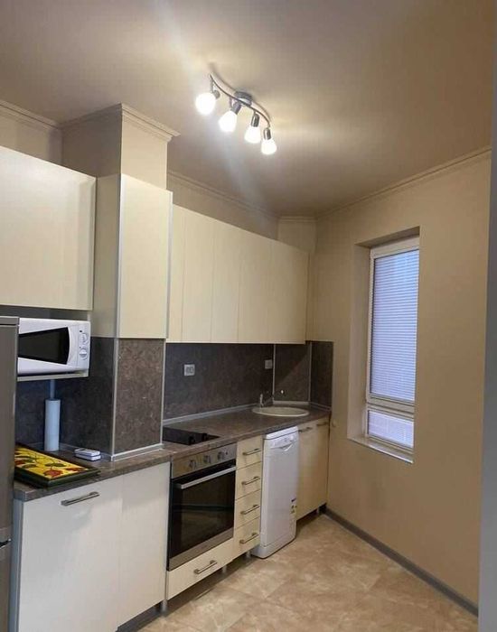 Дава се под наем Двустаен апартамент в Пловдив, Коматево - 65 кв.м за 250 € - Снимка #1