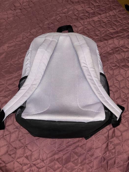 Дамска раница.