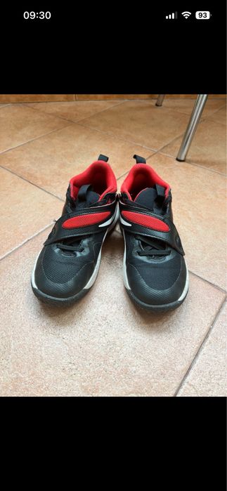 Adidasi Nike marime 33
