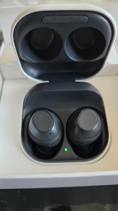 Продам новые наушники