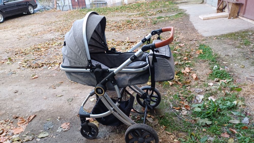 Бебешка количка.