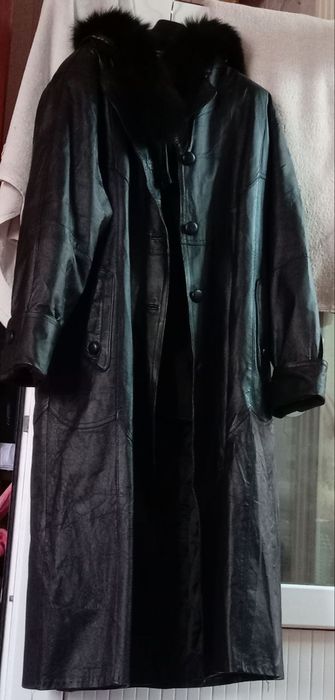 Продается кожаное пальто