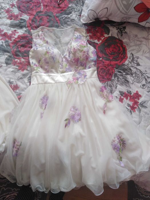 Бални къси рокли