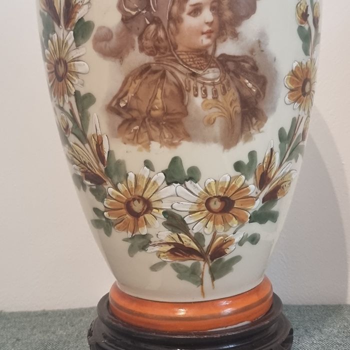 Vază porțelan pictată manual portret victorian decor floral vintage