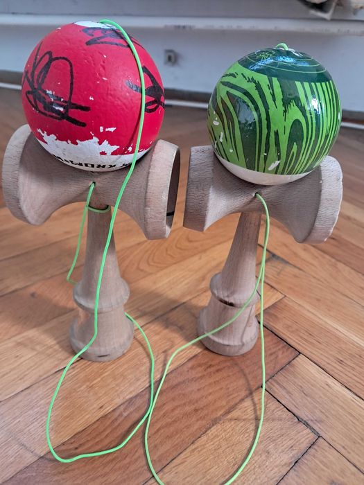 Kendama veche si kendama noua combo