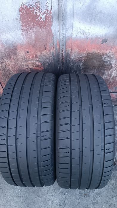 245/40/18 Michelin