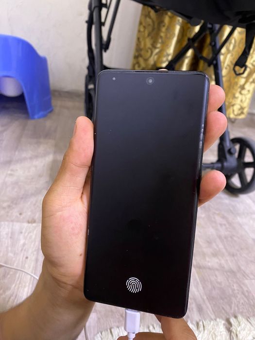 Oppo Reno9 5G срочно