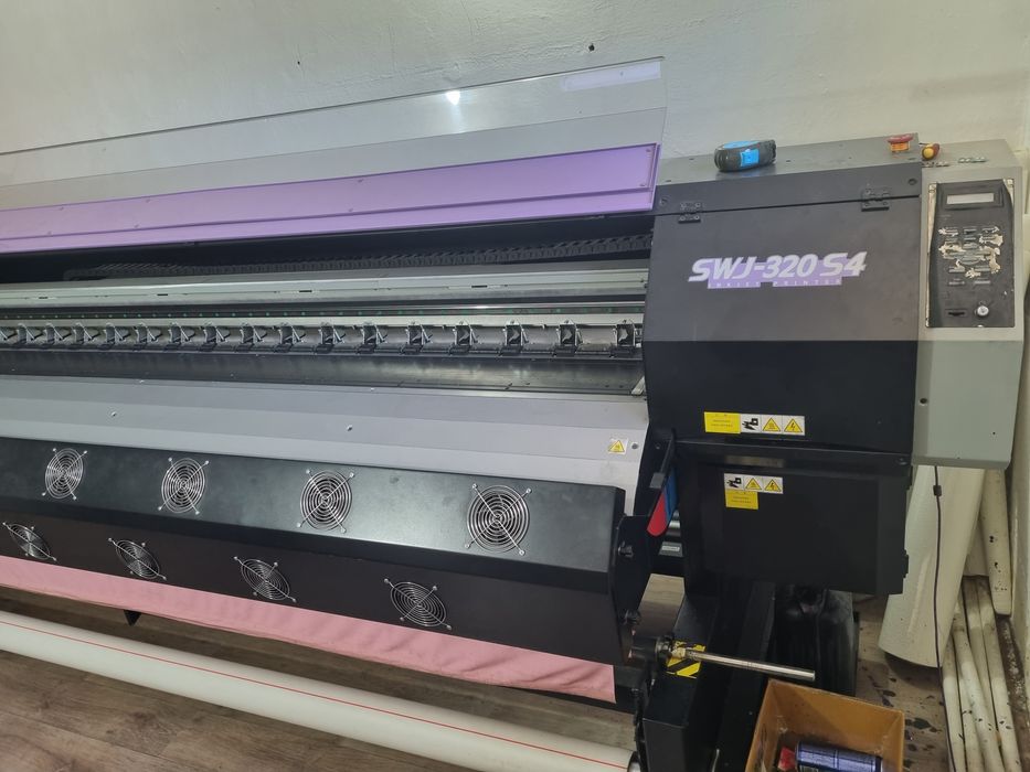 Продам широкоформатный фотопринтер Mimaki