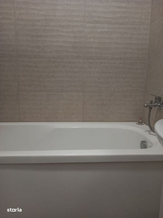 Garsoniera moderna Militari Residence, bloc nou, balcon inchis 299 e