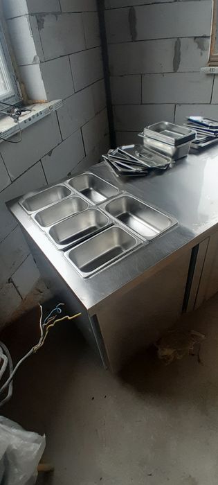 Холодильник с рабочей поверхностью