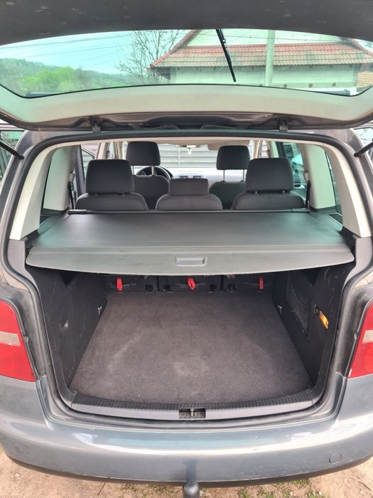 VW Touran, 2004, gri