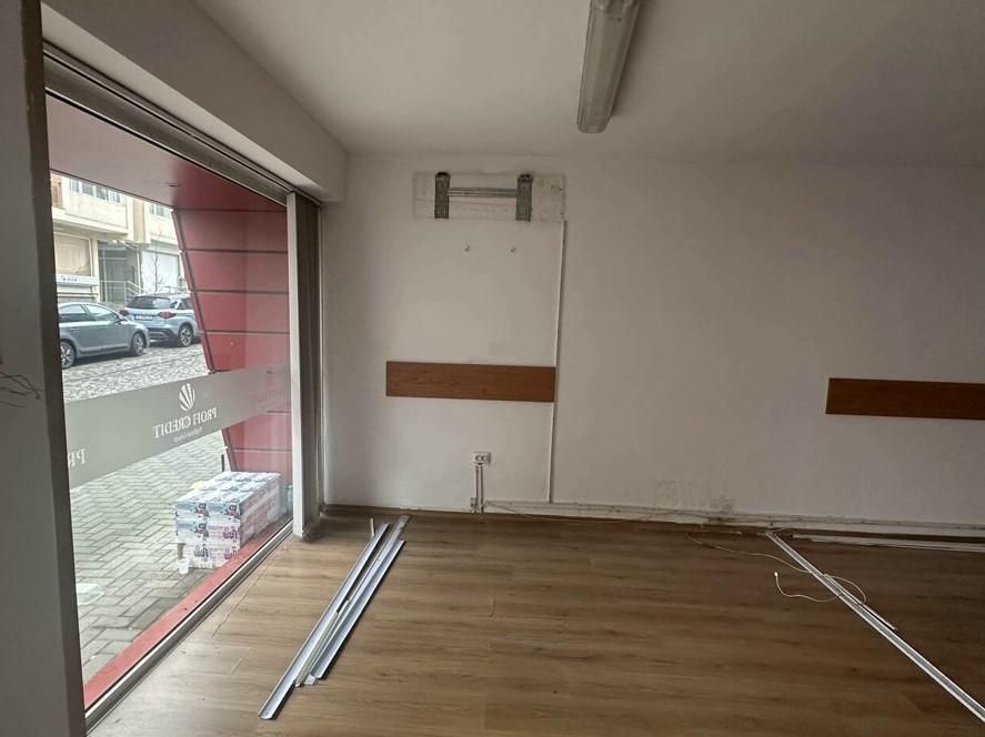 Дава се под наем Офис в Бургас, Възраждане - 100 кв.м за 765 € - Снимка #3