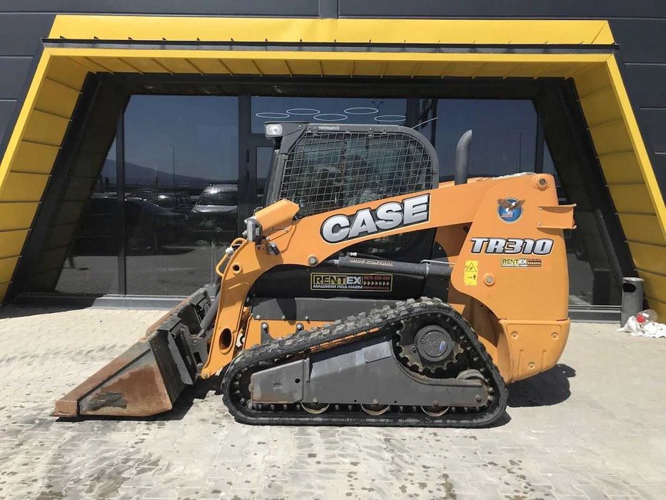 Верижен мини челен товарач 3900 кг. Case TR310