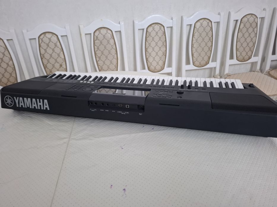 Синтезатор YAMAHA PSR EW 400