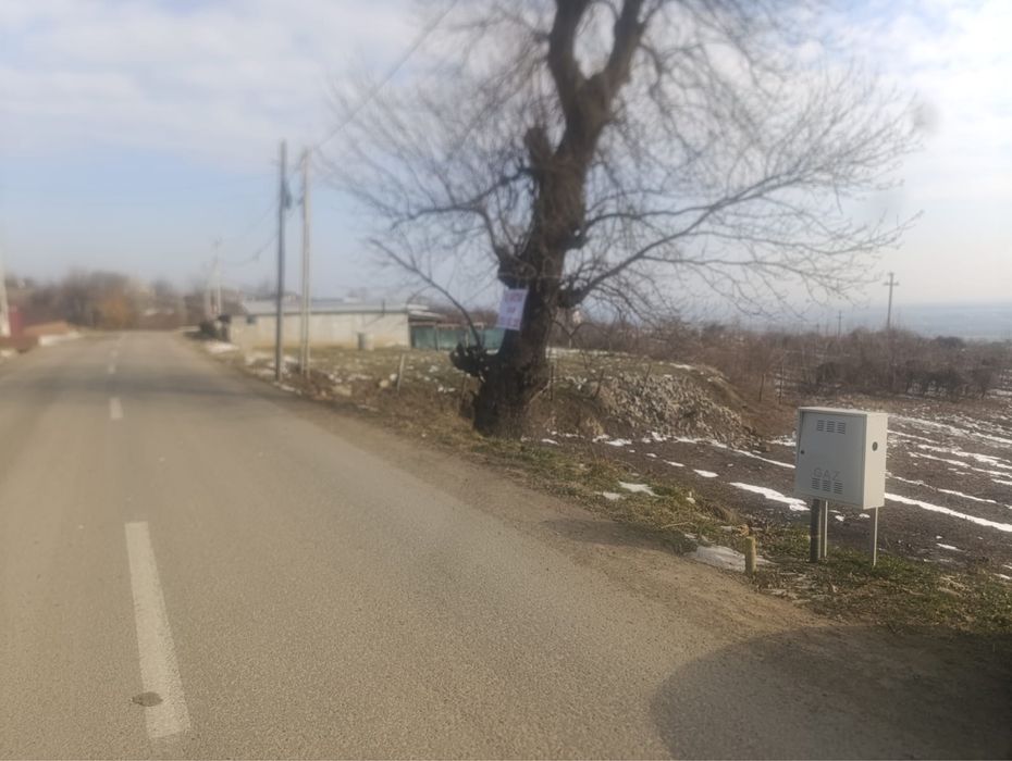 Teren intravilan de vanzare -Deleni-Harlau/Utilitati/Drum asfaltat
