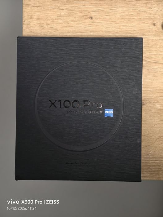 Продавам Vivo x100 pro 512gb