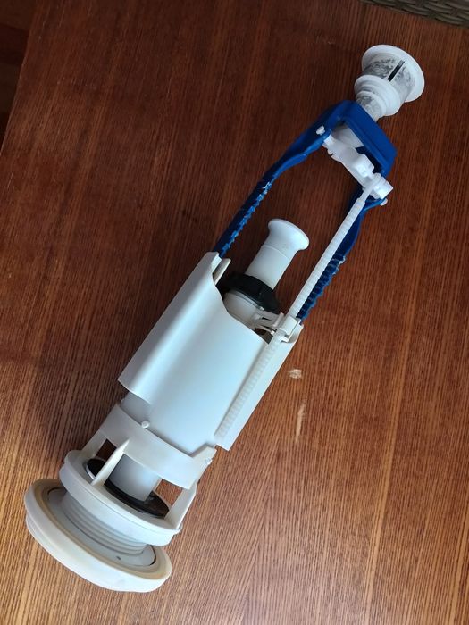 Запчасть для сливного бачка