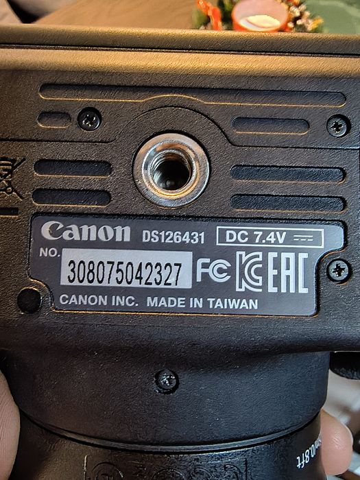 Aparat foto Canon EOS 700D