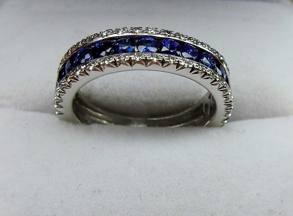 Пръстен бяло злато с диаманти и сапфири