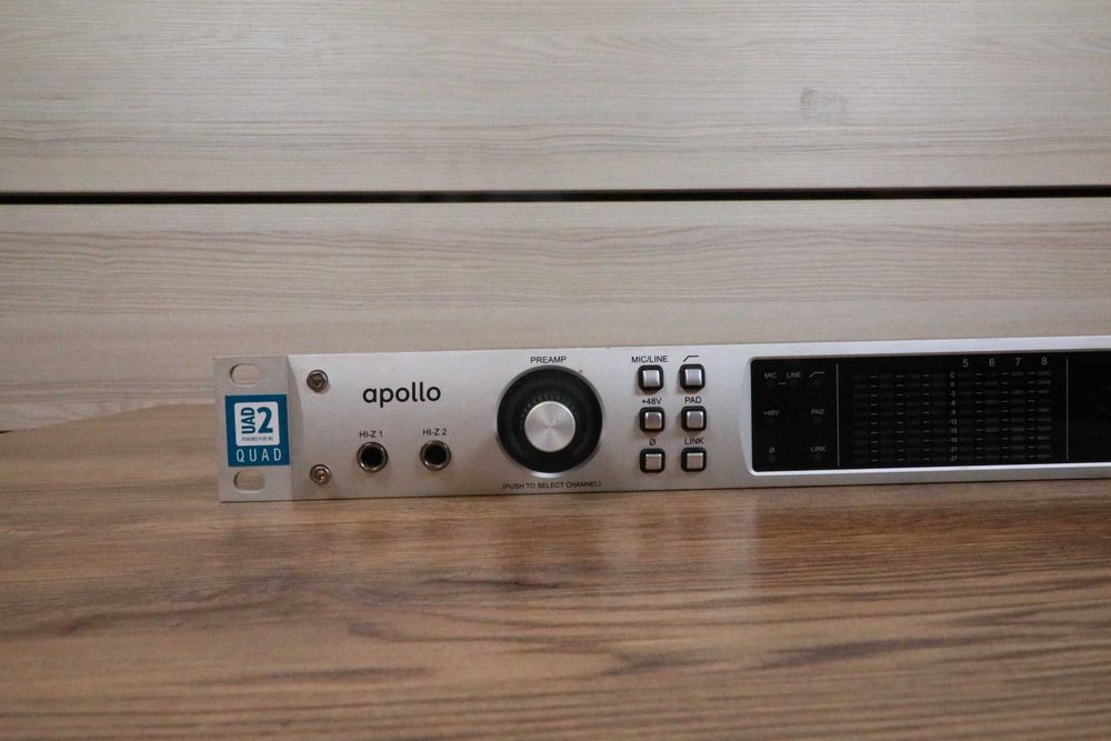 UAD Apollo Firewire with Real-Time UAD Processing