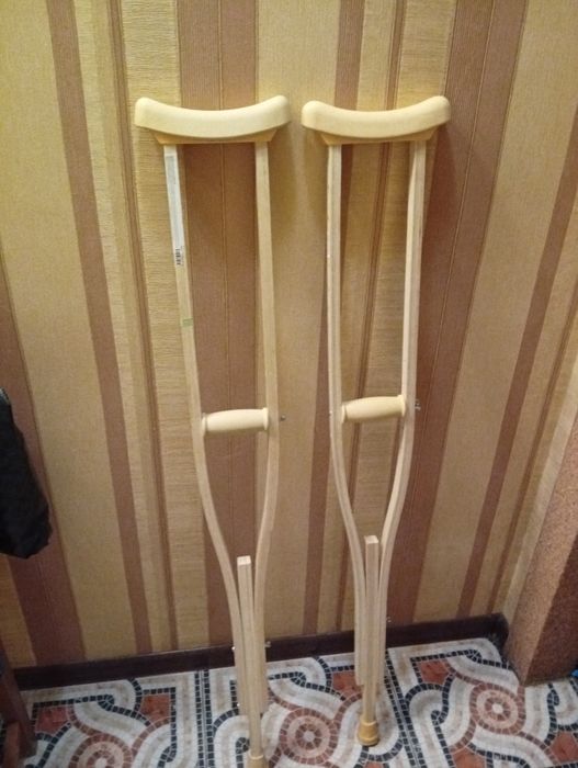 Продам костыли, 1 месяц носки