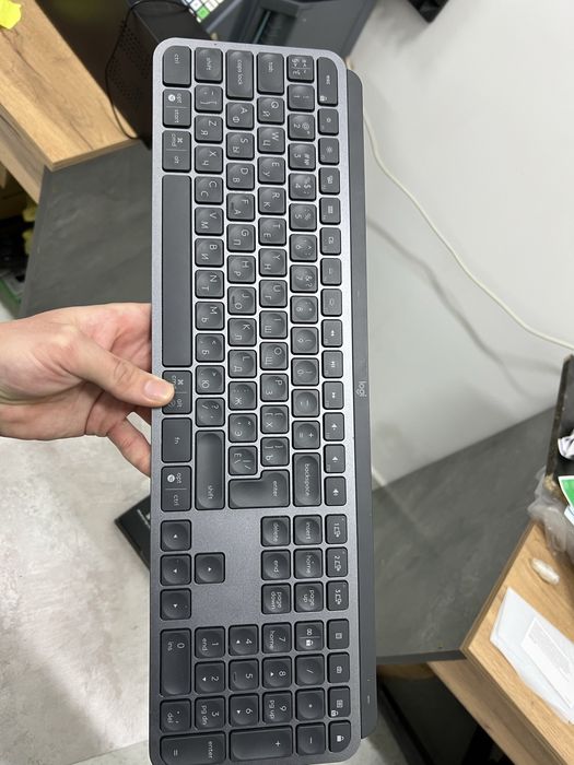Logitech беспроводной клавиатура