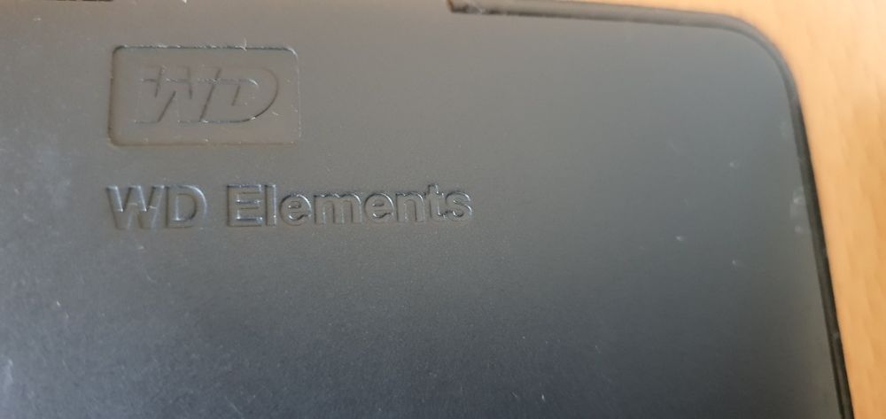 Vând hdd-uri externe de 1 și 2tb!