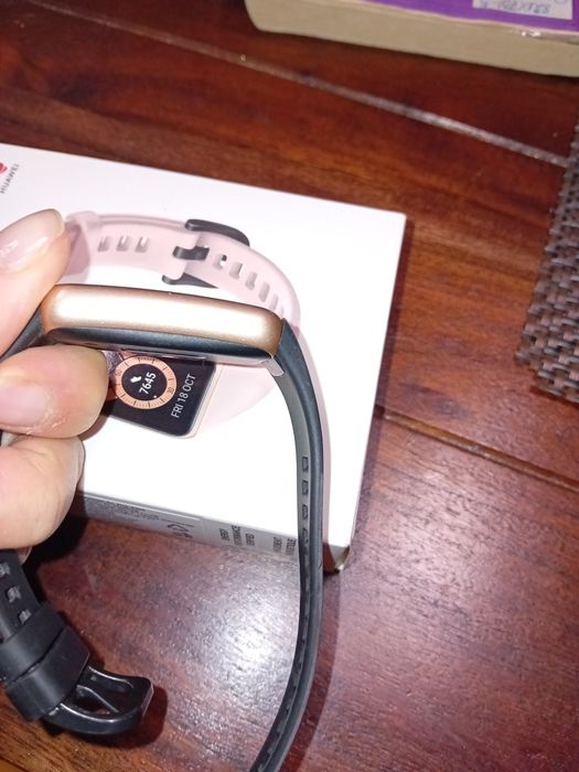 Huawei band 6 smart watch