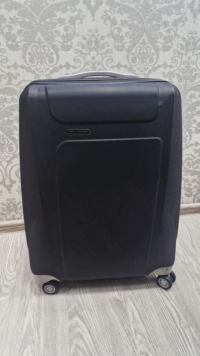 Чемодан пластиковый с твёрдым каркасом Piquadro оригинал