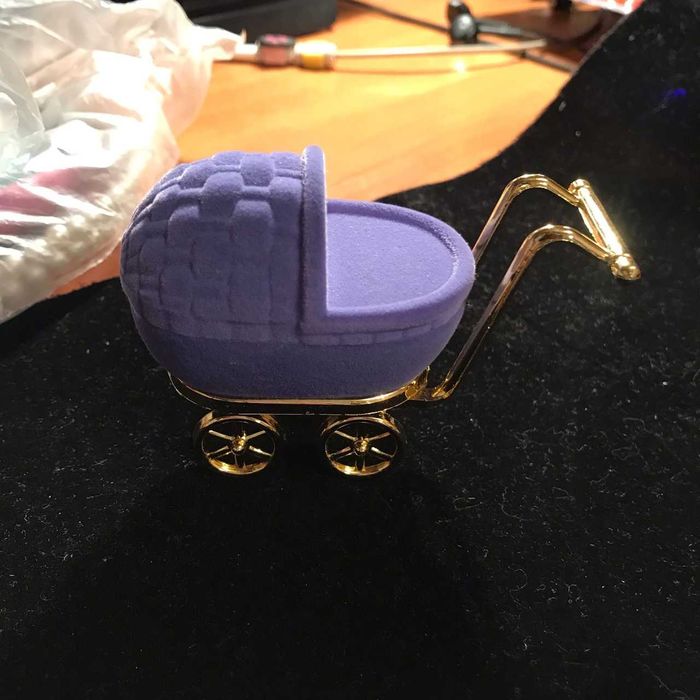 Лучший подарок для беременной девушки