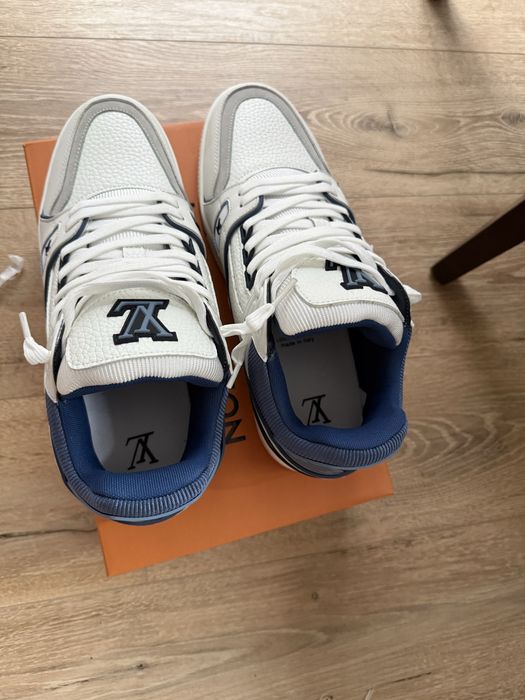 Lv trainer.
