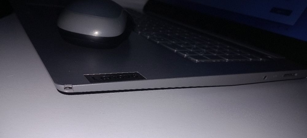 Laptop Lenovo 15.6"