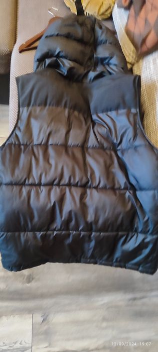 Яке без ръкави Reserved