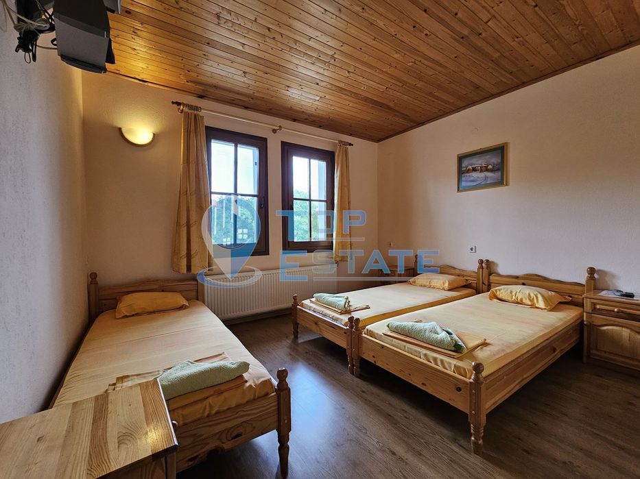 Продава се Къща в с. Средни колиби, Област Велико Търново - 418 кв.м за 1484 €/кв.м - Снимка #10