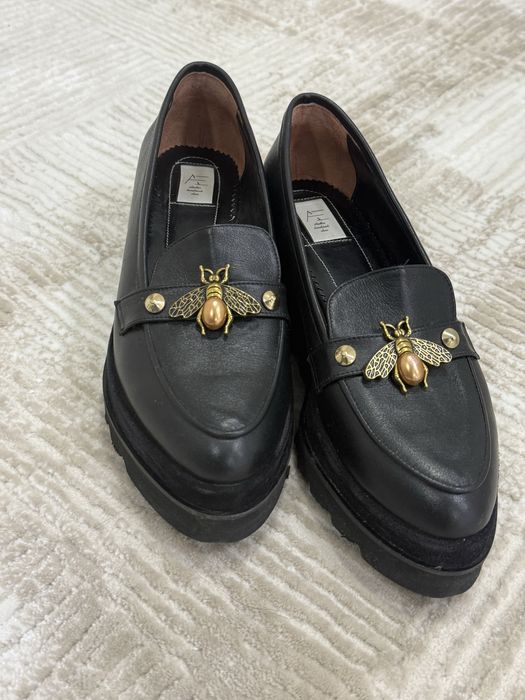 Pantofi noi (pret site 650lei)