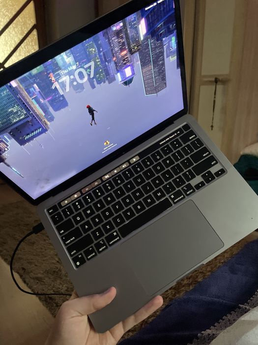 Macbook Pro 2020 13' M1 16GB RAM 512 GB STOCARE Baia Mare • OLX.ro