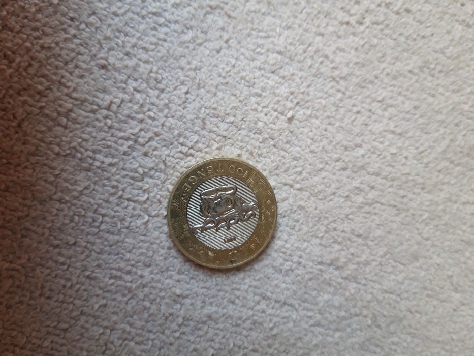 100 теңге новый продам