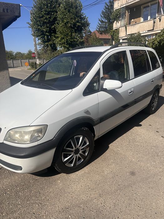 Opel zafia masina este functionala