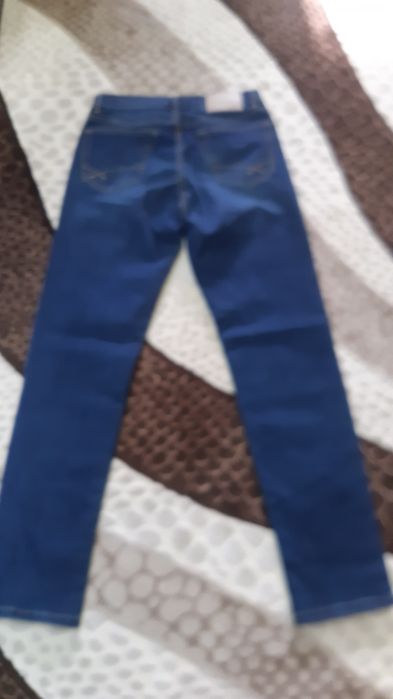 Продам мужские джинсы.