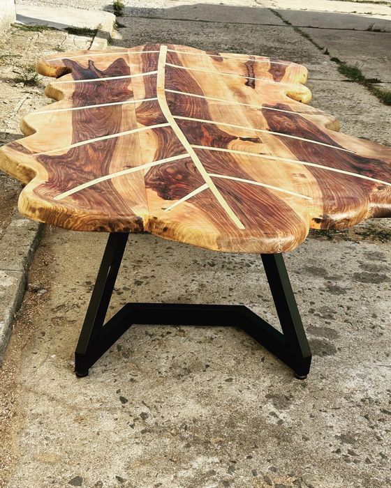 Маса от масив орех