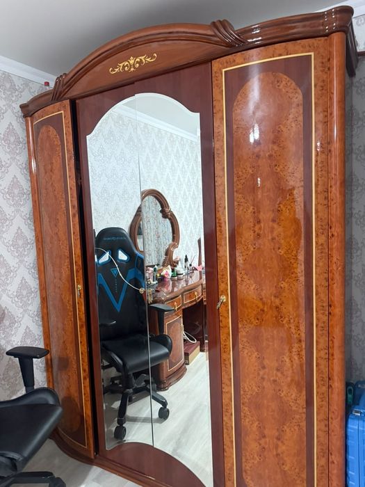 Кровать, шкаф продам!