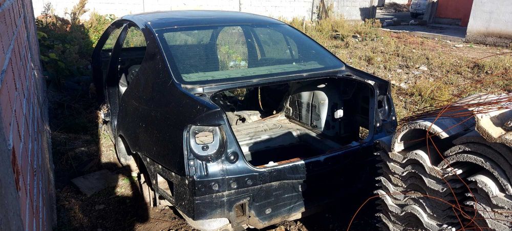 Пасат Б6 на Части Автоматик купето със 2 стъкла аспух и заден мост 180