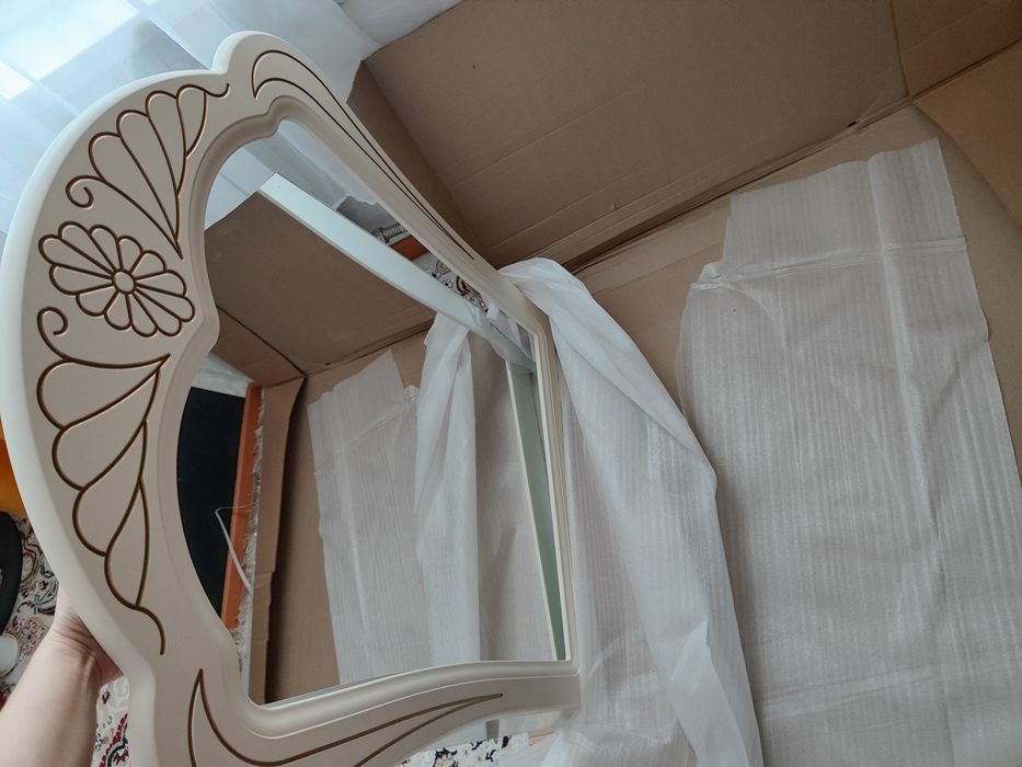 Продам зеркало новая