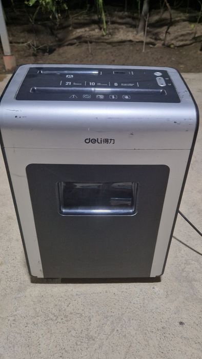Уничтожитель бумаги Deli 9917