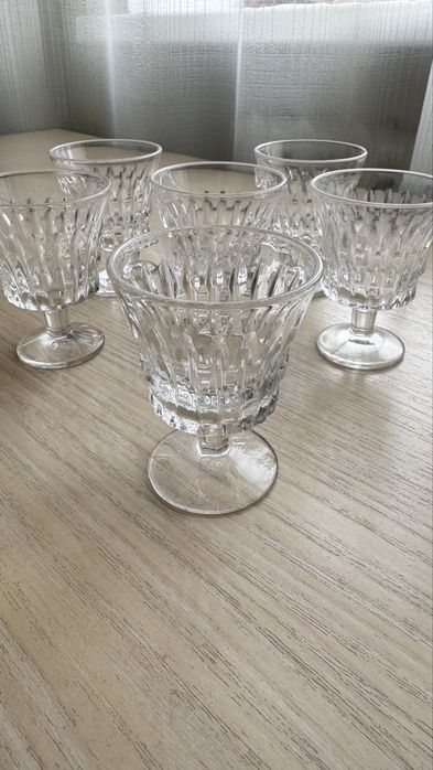 Рюмки хрустальные.