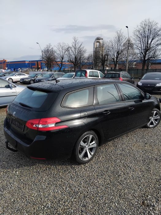 Peugeot 308 / an 2015 / 1.2 benzina / Euro 6